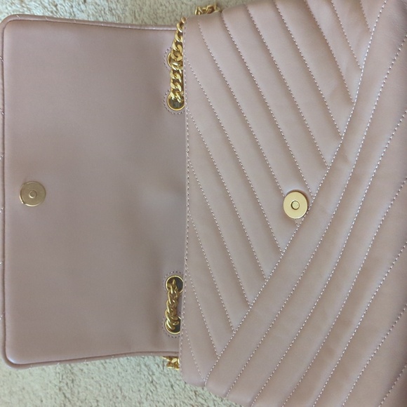 Tory Burch Kira Chevron Convertible Shoulder Bag - Picture 9 of 15